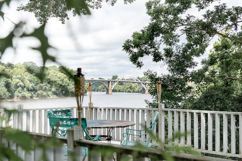 The Downtown Hideaway - Cabin