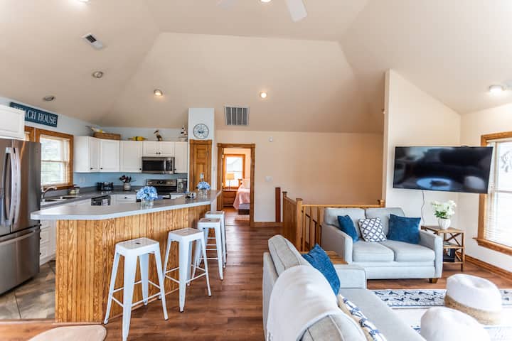 Salty Paws! Minutes To Beach! Pool, Hot Tub! - Corolla, NC