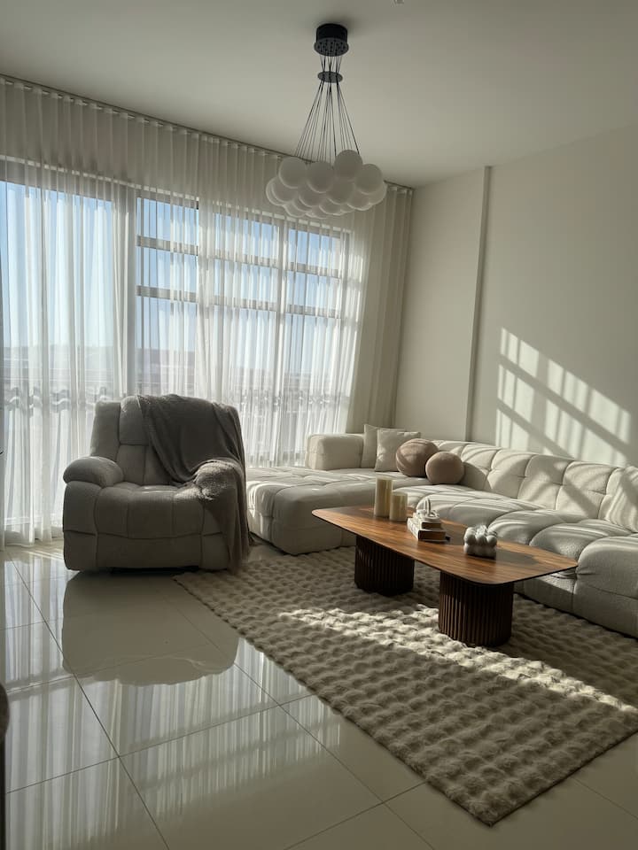 Uptown 1bhk W/ Mall Access - Sarja