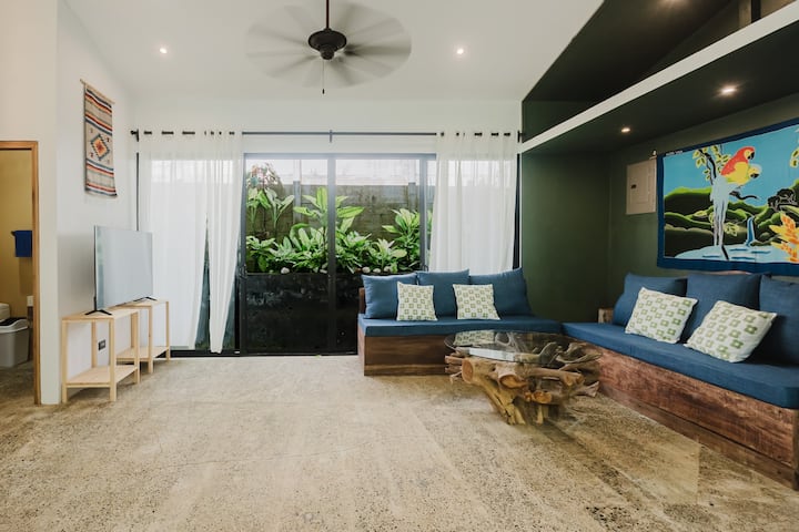 Casa De Bosque Con Piscina - Costa Rica