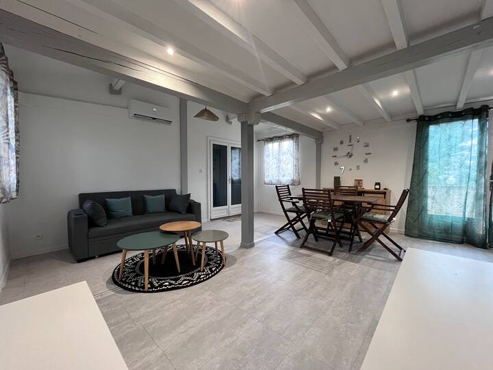 Location De Vacances Avec Piscine Au Castellet - Signes
