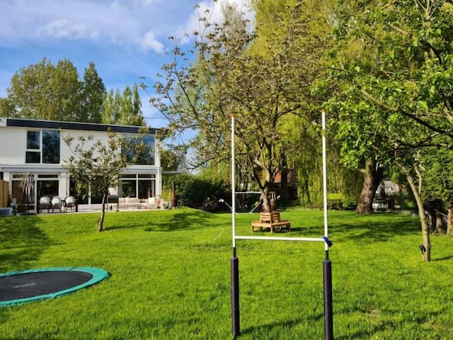 Stylish Villa with a hot tub close to city gallery image 3