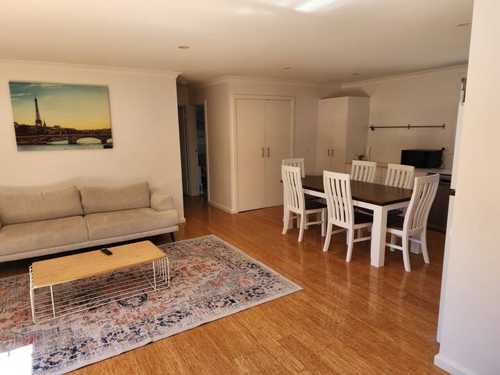 Cosy Modern 3br Home Near Tch - Canberra