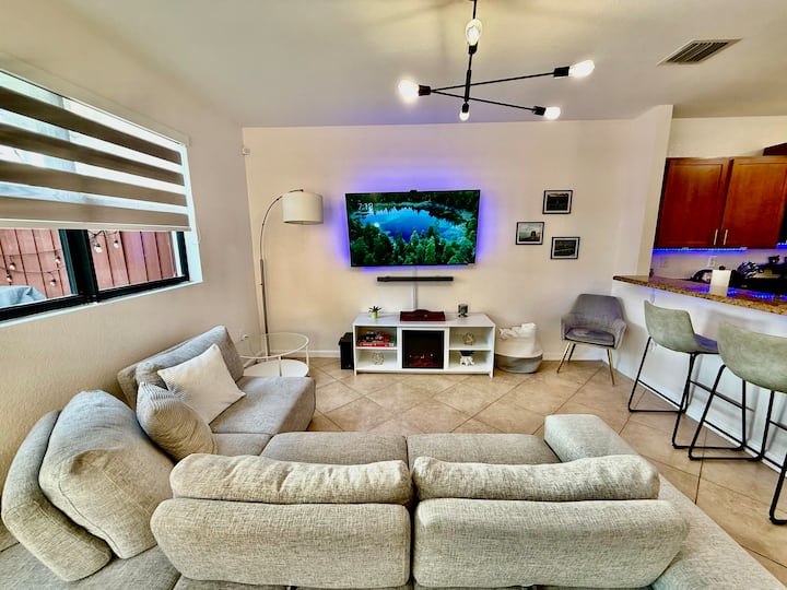 Monthly Stay Gated Community Pool Home - Homestead