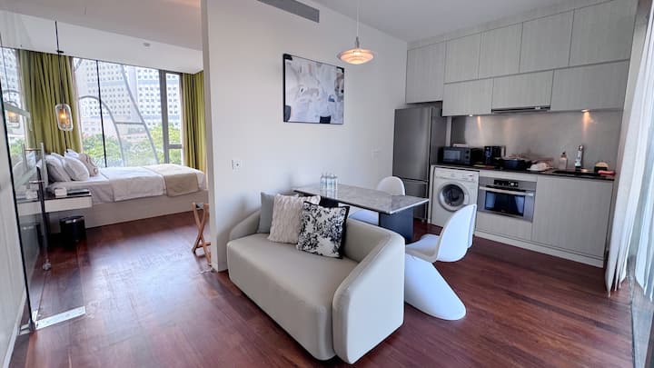 Executive Two Bedroom With Balcony / Pool In Liv - Serangoon