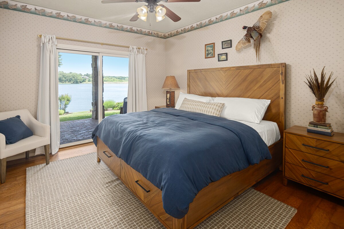 King size bedroom downstairs. 