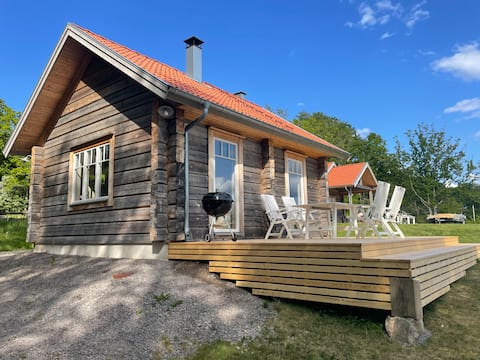 Successful Airbnb property: Timber-framed cottage with sleeping loft in Jönköping