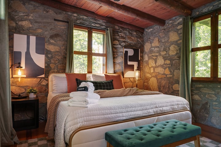 Updated Rustic King Room|game Room|quiet Mornings - Waynesville, NC