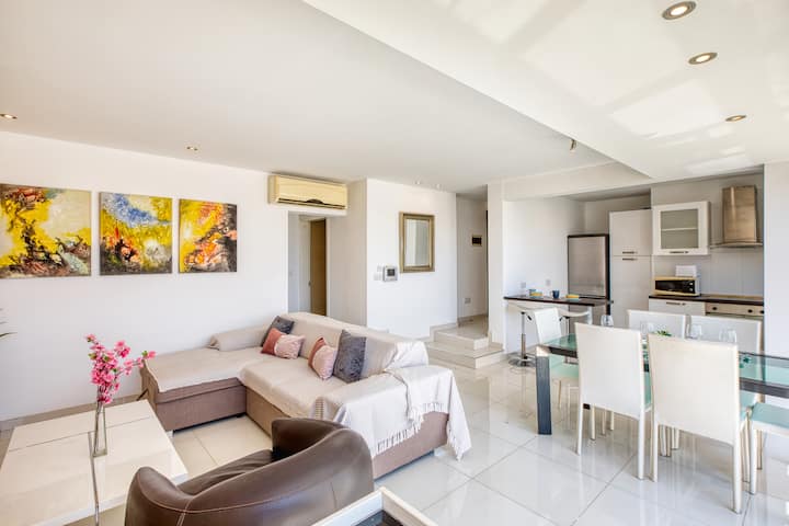 Sunny Penthouse | Terrace | Walk To Promenade - Malta