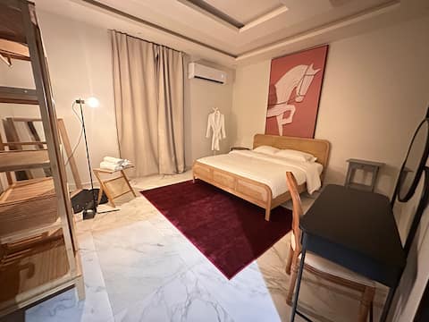 Apartment with elegant decor and great location