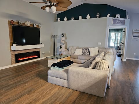 Successful Airbnb property: Lakefront Home 6 mi from Beach in Midway
