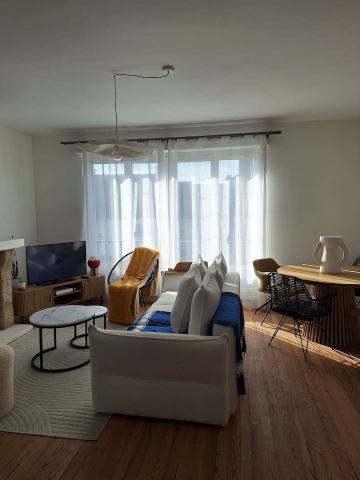 Charmant Appartement, Centre à Pied - 洛里昂