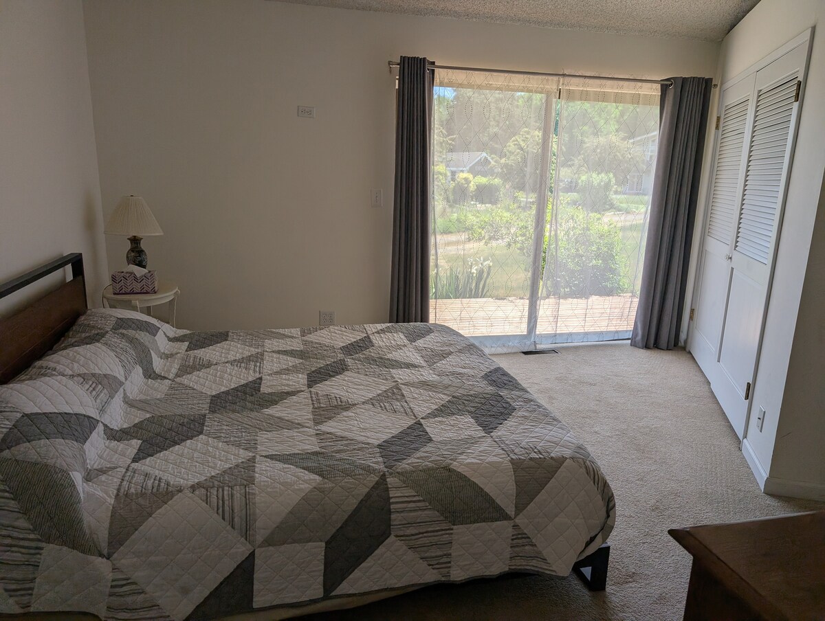 საძინებელი 1