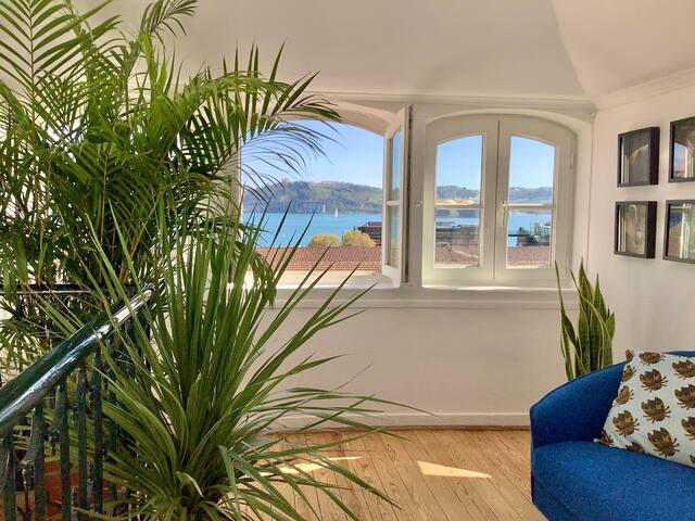 Unique riverside apartment with turret gallery image 3