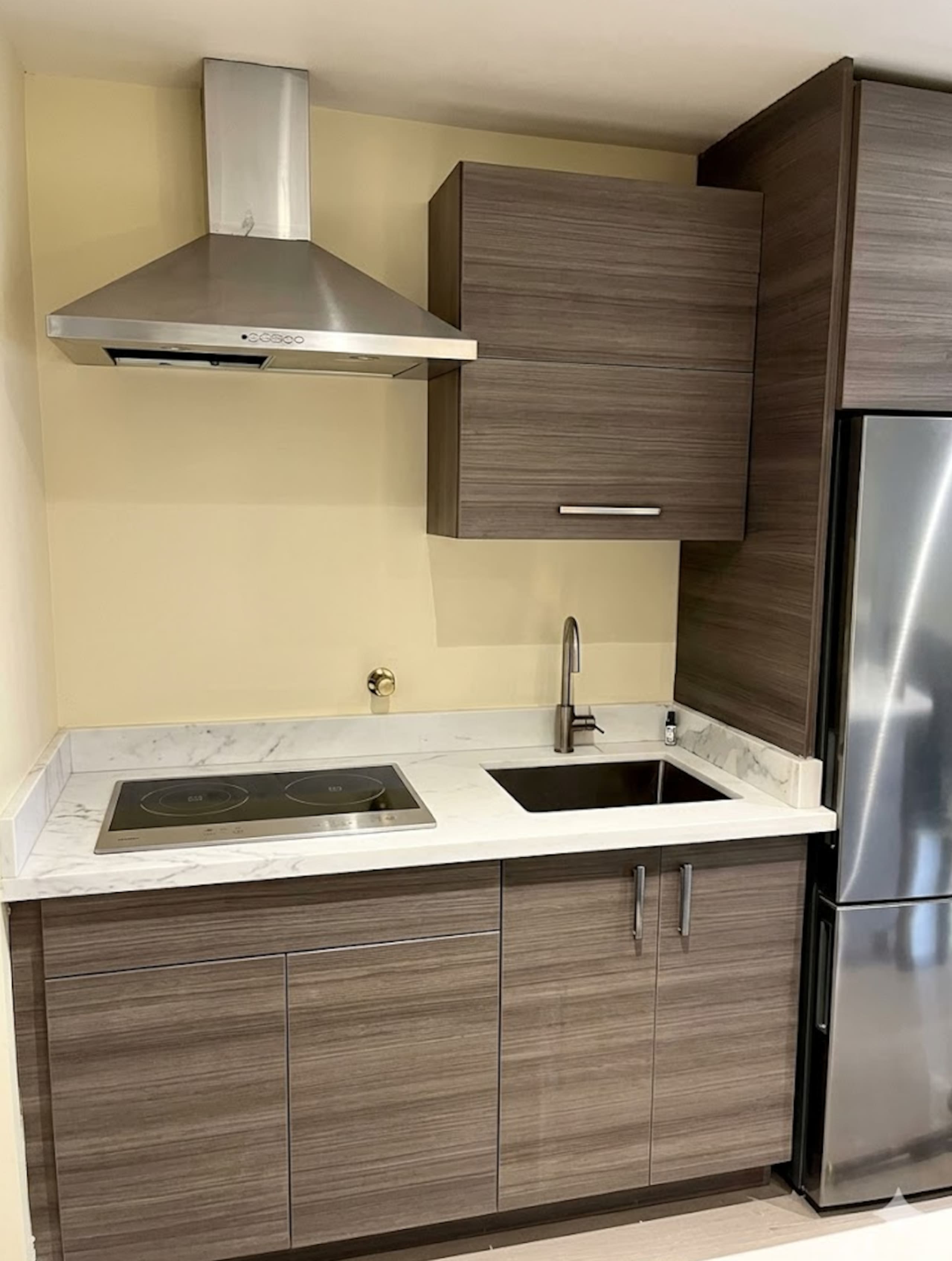 Home in San Francisco · ★4.2 · 2 bedrooms · 3 beds · 1 bath - Image 8