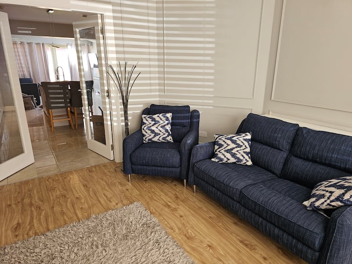 Dublin 4 Bedroom And Study House - Ashbourne