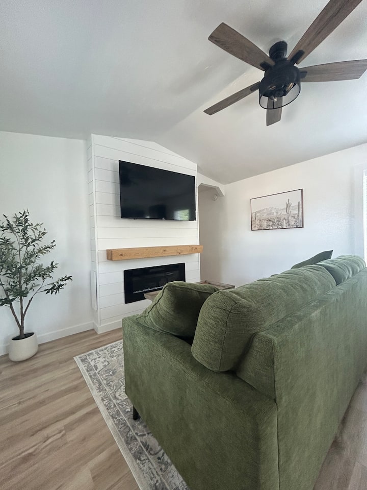 Modern Clean 2br | Downtown Page | Near Slot Canyo - Lake Powell