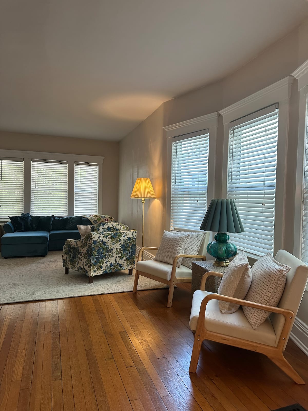 Elmwood Village 3 Bed with Parking, furnished house in Buffalo, NY