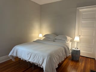 Elmwood Village 3 Bed with Parking, photo 7 of 10