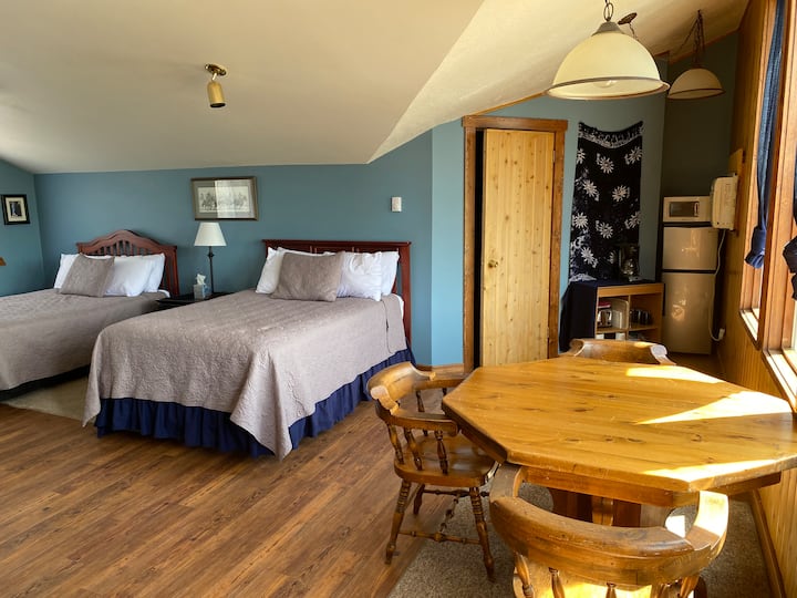 Southfork Guesthouse - Buffalo Bill State Park, Cody