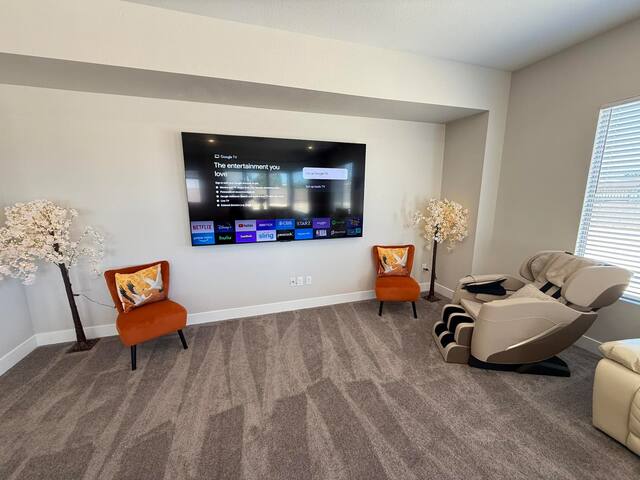 #143 Luxurious Estate 5 Min to Strip Raider Stadiu gallery image 3