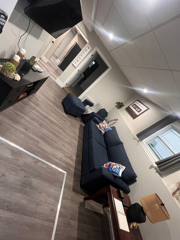 Best Kind Suite - Deer Lake