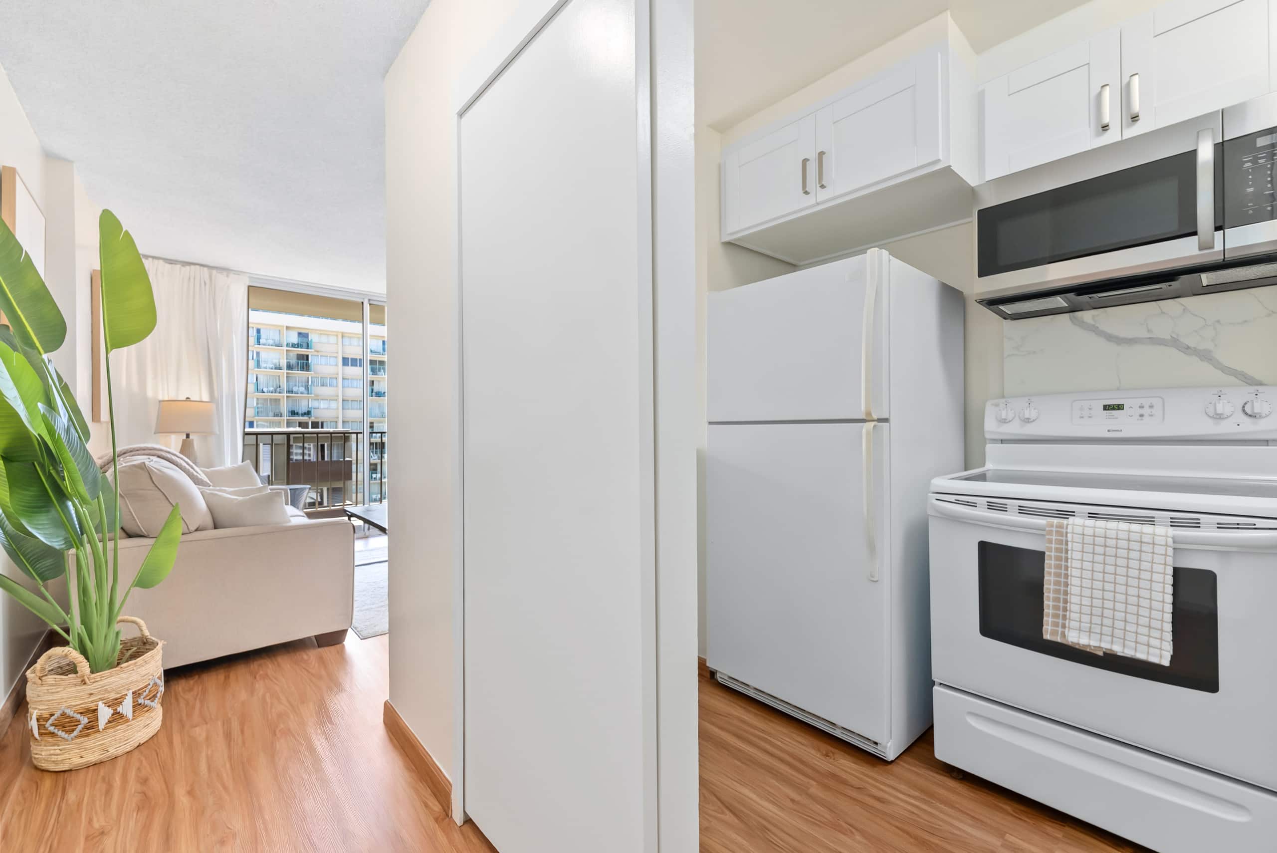 The Moku Hideaway of Waikiki | 2BR | Parking - Photo 12