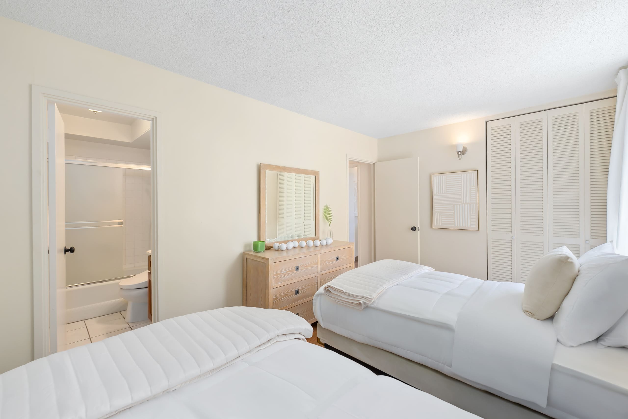 The Moku Hideaway of Waikiki | 2BR | Parking - Photo 19