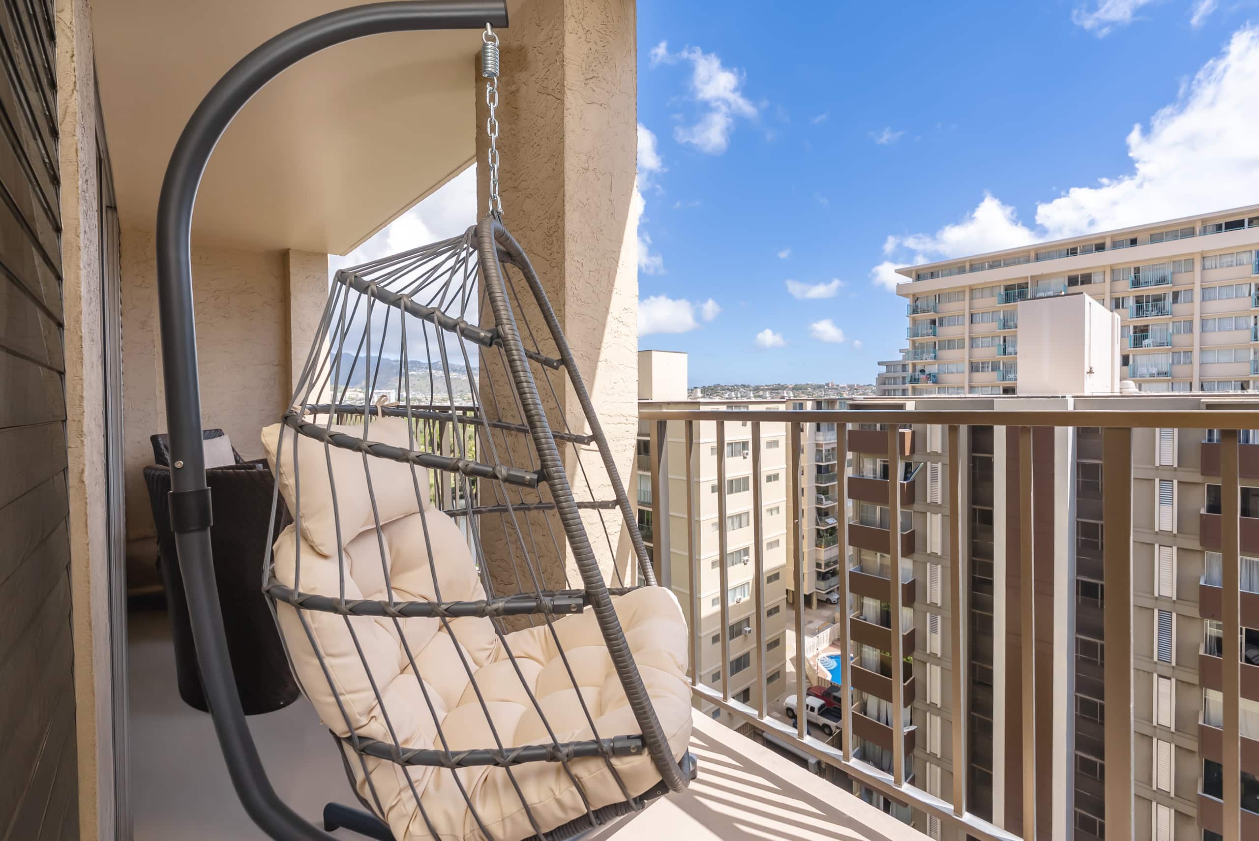 The Moku Hideaway of Waikiki | 2BR | Parking - Photo 30