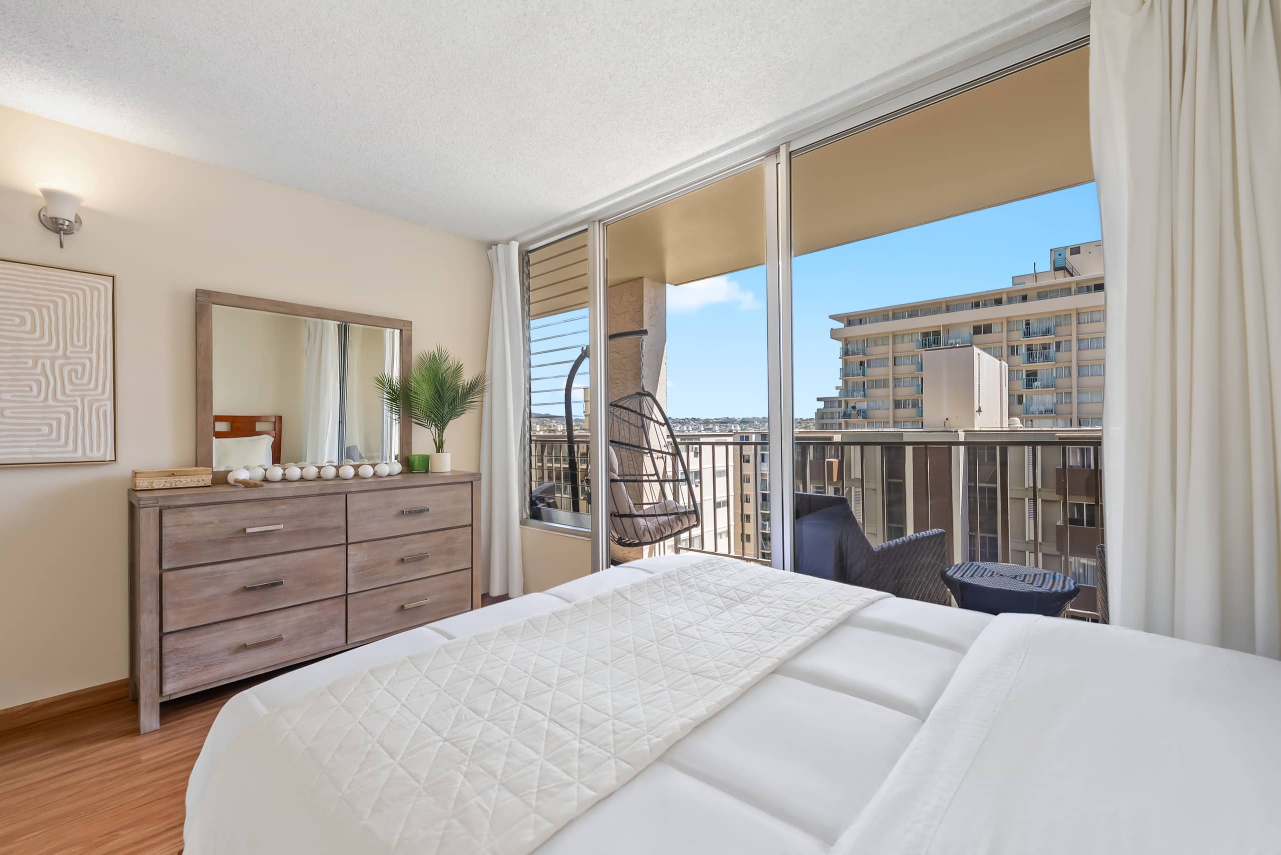The Moku Hideaway of Waikiki | 2BR | Parking - Photo 15