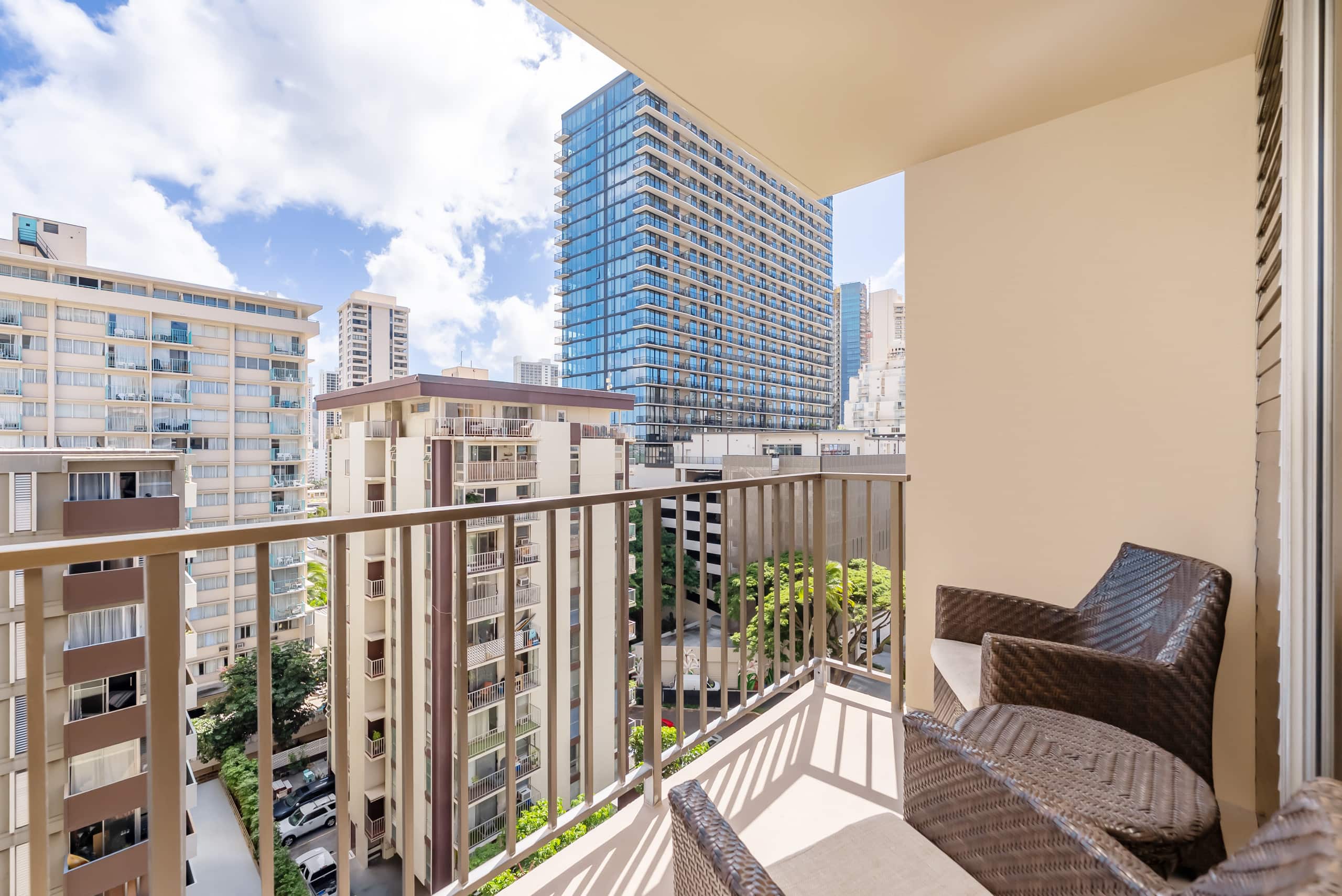 The Moku Hideaway of Waikiki | 2BR | Parking - Photo 31