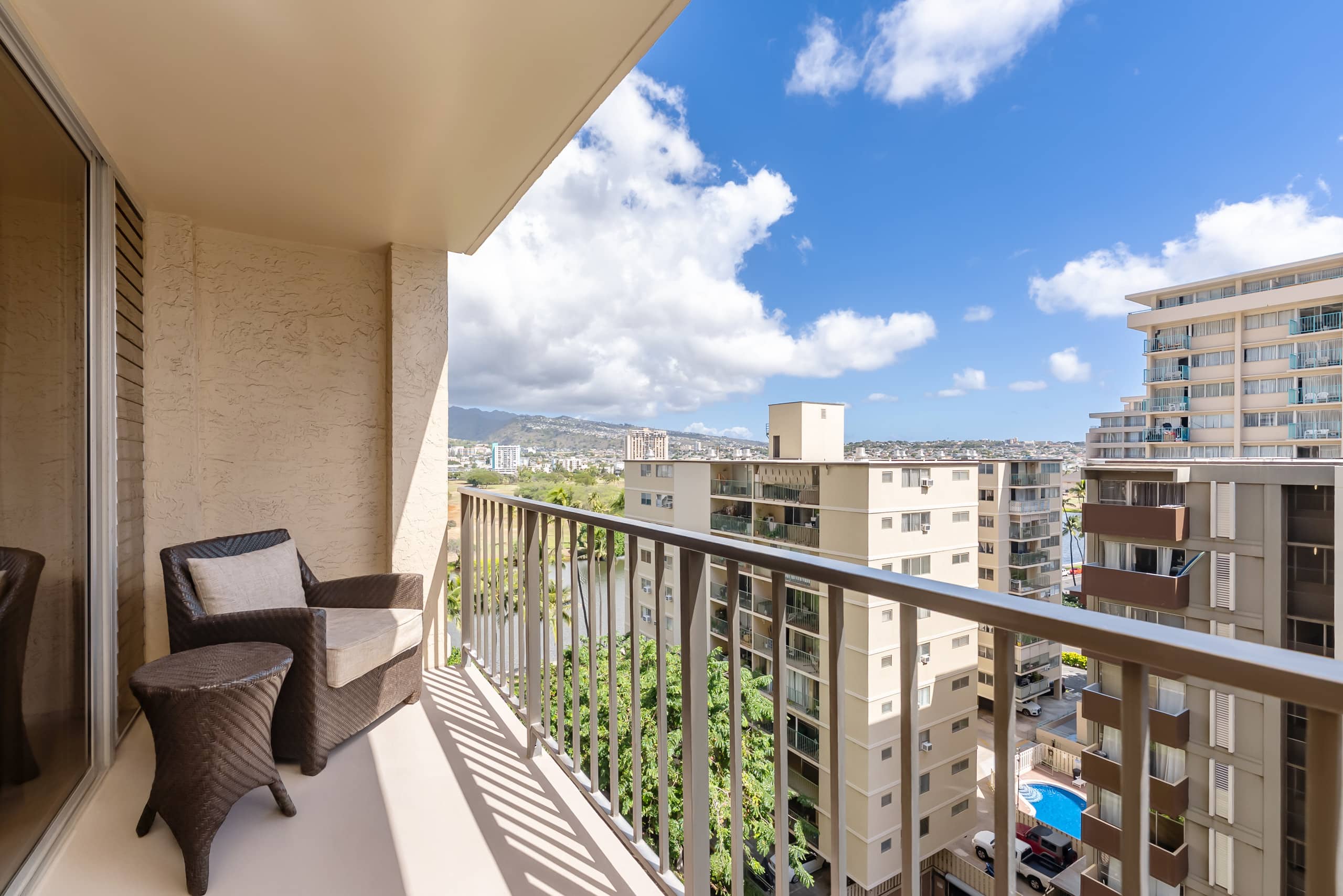 The Moku Hideaway of Waikiki | 2BR | Parking - Photo 27