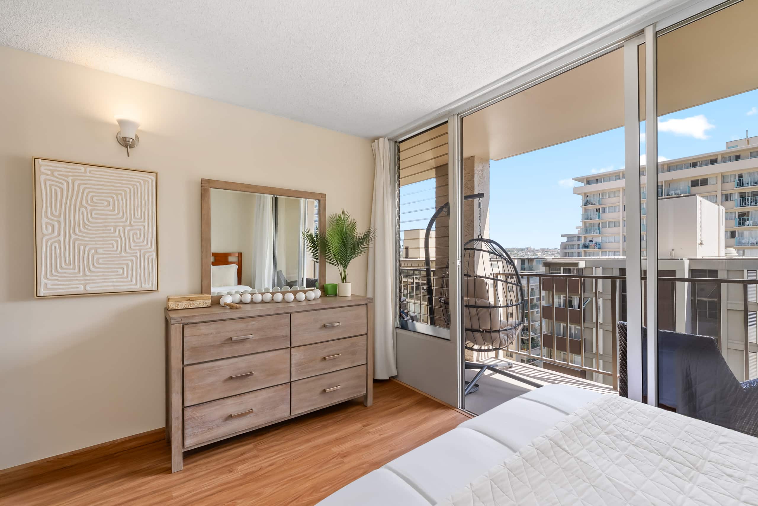 The Moku Hideaway of Waikiki | 2BR | Parking - Photo 16