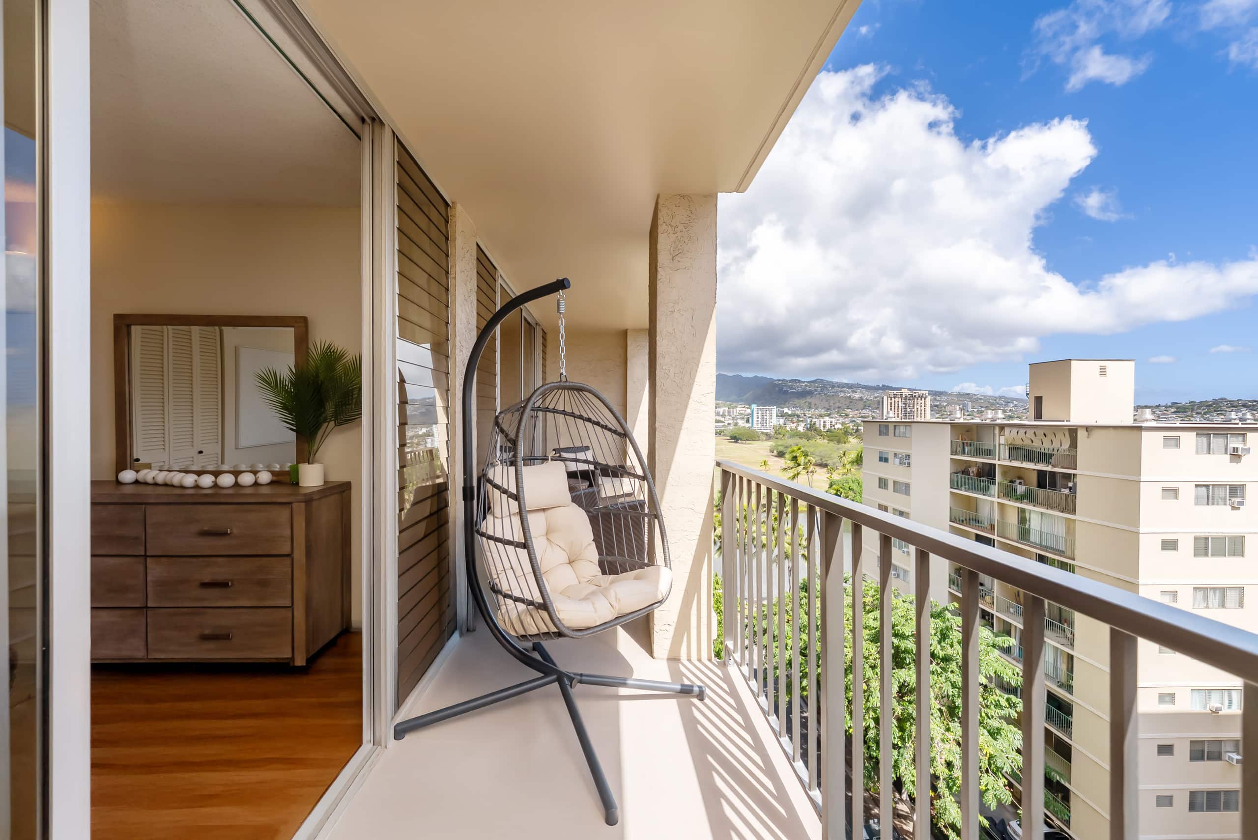 The Moku Hideaway of Waikiki | 2BR | Parking - Photo 28