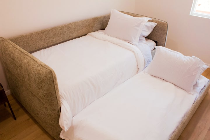 Dvostruka počivaljka s pomoćnim krevetom. 