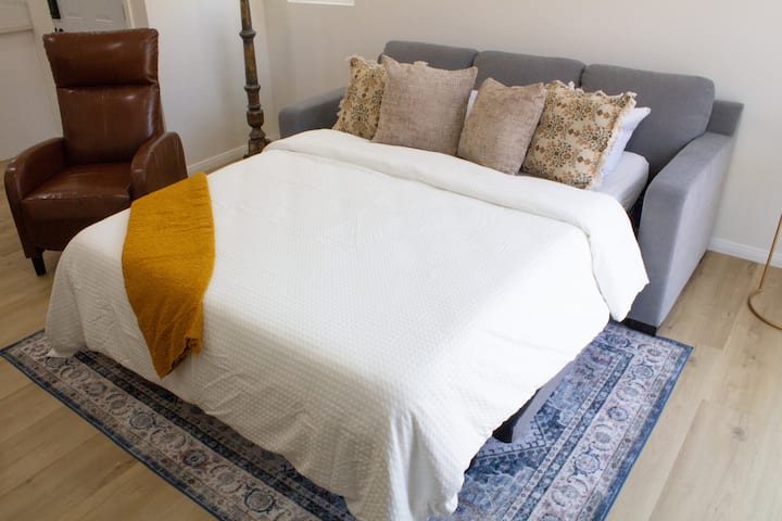 Madrac od memorijske pjene za krevet na razvlačenje (veličina queen)