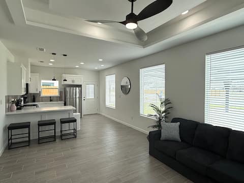 Top Airbnb: Apy | Pearl | 2BR Retreat Ideal for Families in Mission