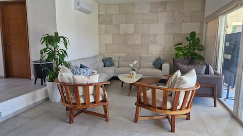 Successful Airbnb property: amazing house with Jacuzzi in Emiliano Zapata
