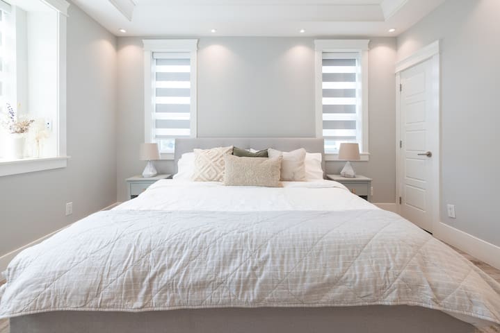 Modern Home & Prime Location! Central to All Areas