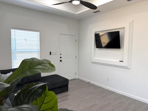 Successful Airbnb property: Apy | Marble Space | 3BR with Unique Style in Mission