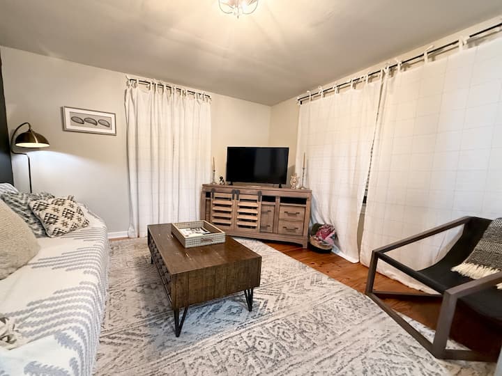 Private Cleveland St. Cottage~walk Folsom Village - Folsom, LA