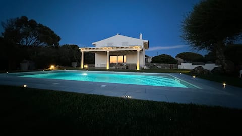Villa with Heated Pool and Sea View