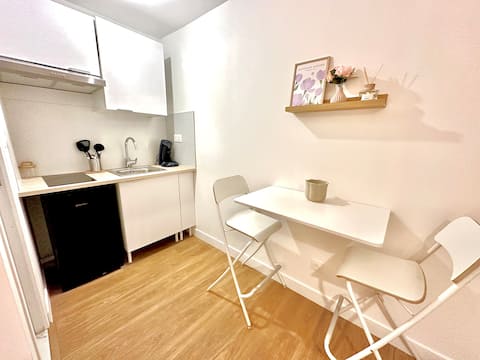 Successful Airbnb property: Le Nid Floral • 8 min from the RER • 14 min from the center of PARIS in Vitry Sur Seine