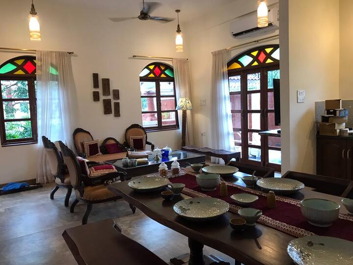 Dining area image 2