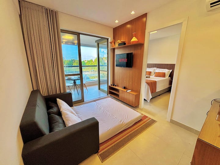 مساحة المعيشة:

- تلفزيون ذكي 32 بوصة
- مكيف هواء 18.000BTUS
- سرير أريكة (حجم مزدوج، حتى شخصين)
- واي فاي 500 ميجابايت
- طاولة طعام (حتى 4 أشخاص).