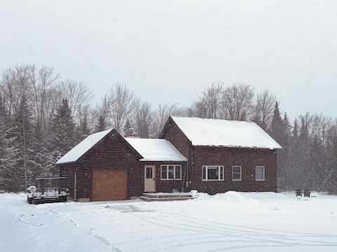 Snowmobile Cabin with VAST Access in Island Pond