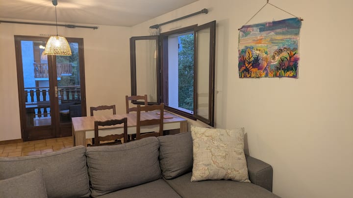 Spacious Savoyard Apartment - Cluses