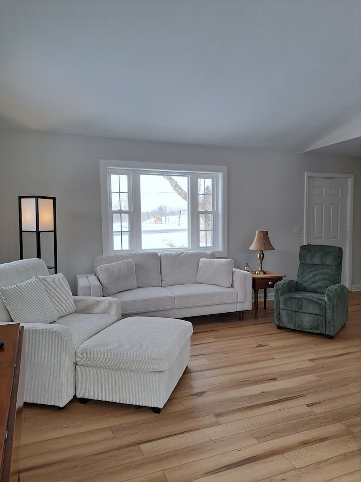 Cozy Country Cottage - Norwich, NY