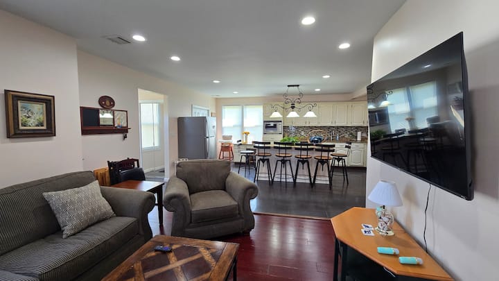Boardwalk Beach House - Lake Lefferts, NJ