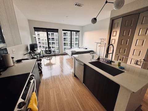 Popular Airbnb listing: Home of Chips and Tech in Marietta Street Artery